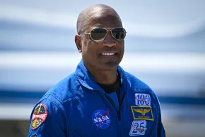 Victor Glover; Umupilote wageze hafi y'ukwezi yahamije ubuhangange bw'Imana