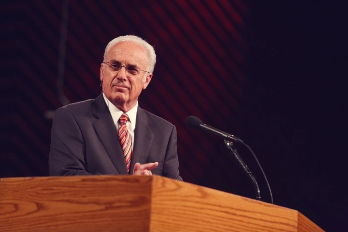 Yatsinze Amerika mu rubanza: Amateka ya John MacArthur witabye Imana ku myaka 86